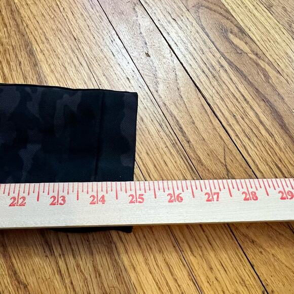 Spanx Leggings Womens Medium Look At Me Now Seamless Black Camo - Picture 8 of 8